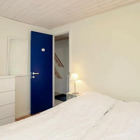 8 Person In Bl Vand Сasa de vacaciones Blåvand