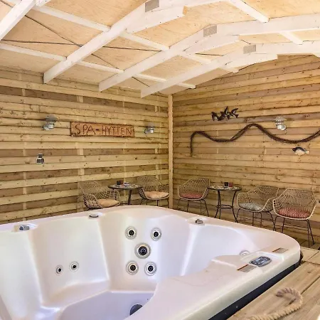 8 Person In Bl Vand Сasa de vacaciones